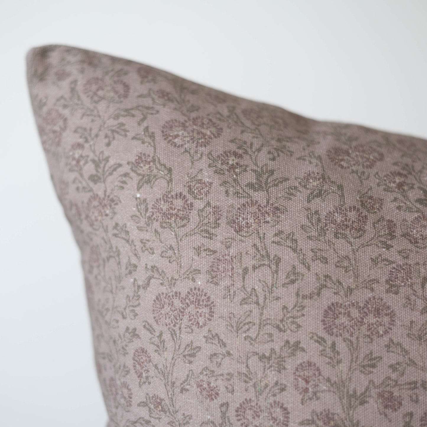 Leighton in Mauve - 18" | 22" | 26" | 12x20" | 12x40"