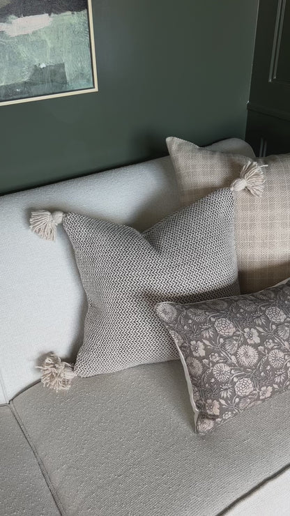Tweed In Cream - 18" | 22"