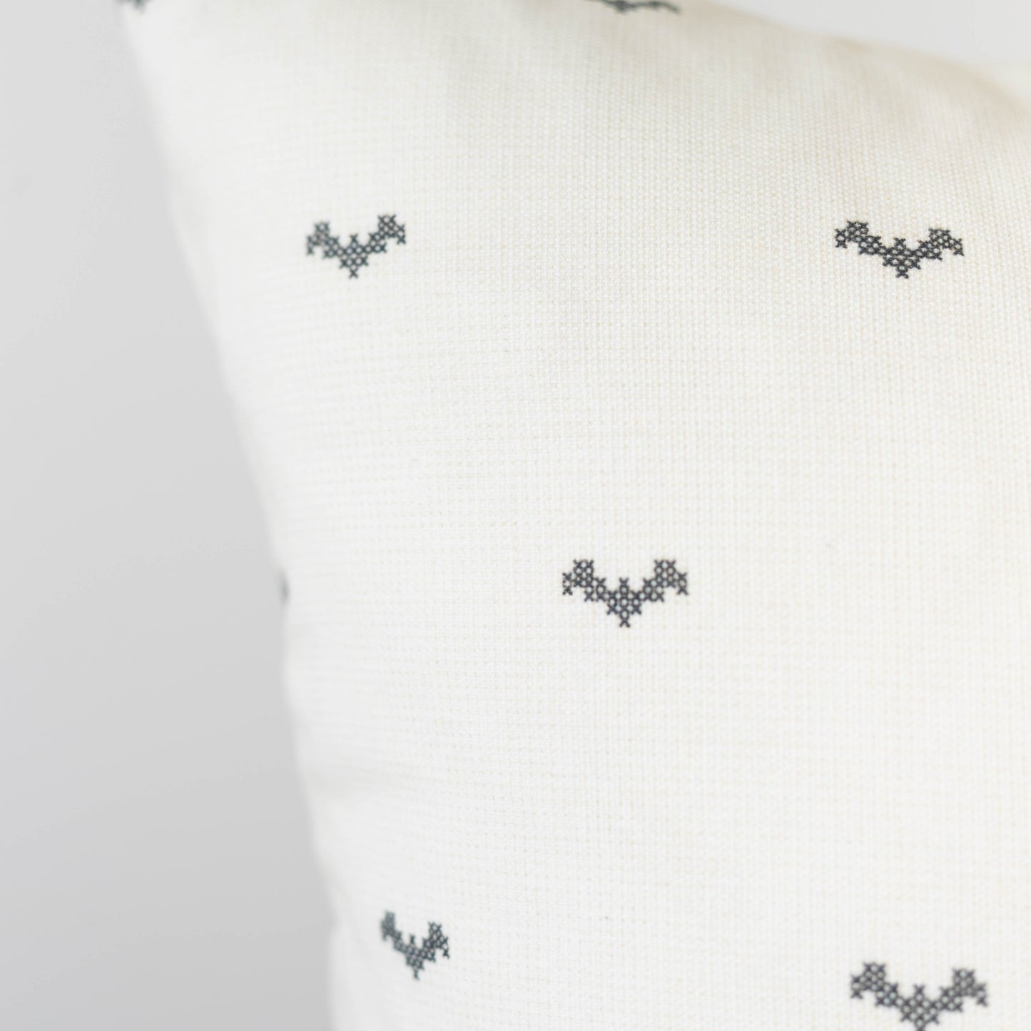 Batstitch - 18" | 20" | 22" | 12x20"