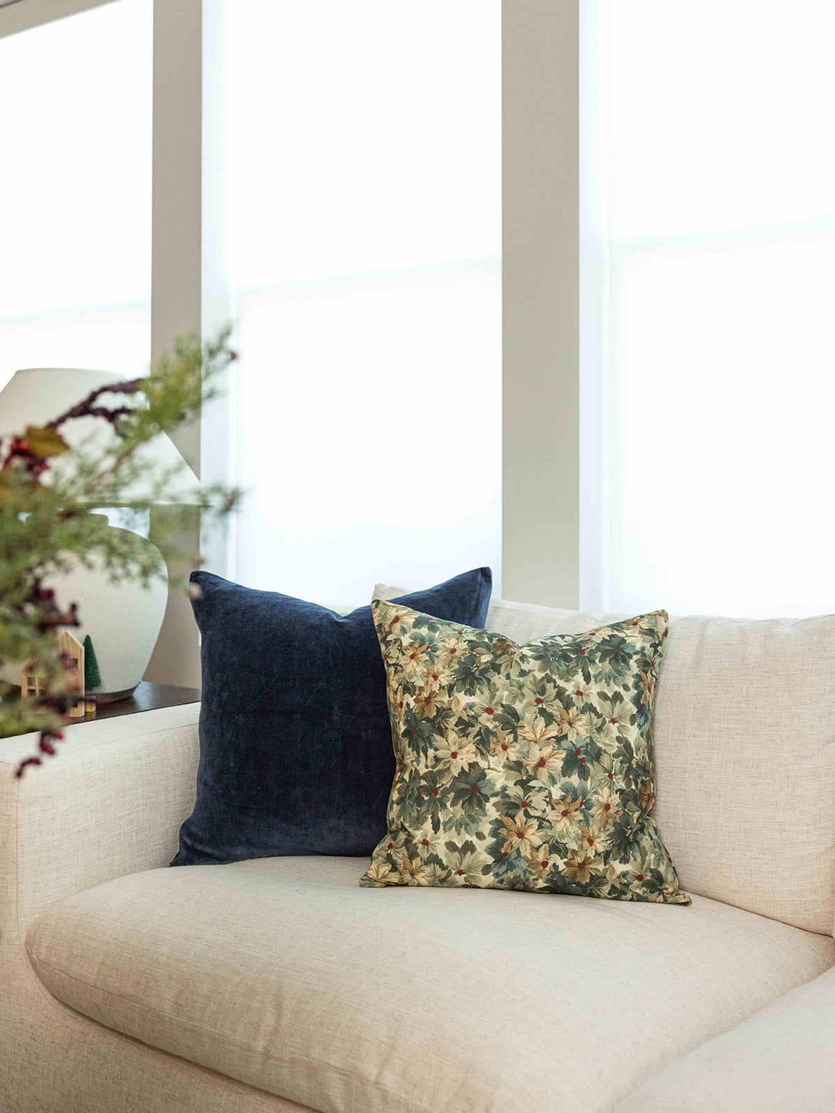 Midnight Navy Velvet - 18" | 22"