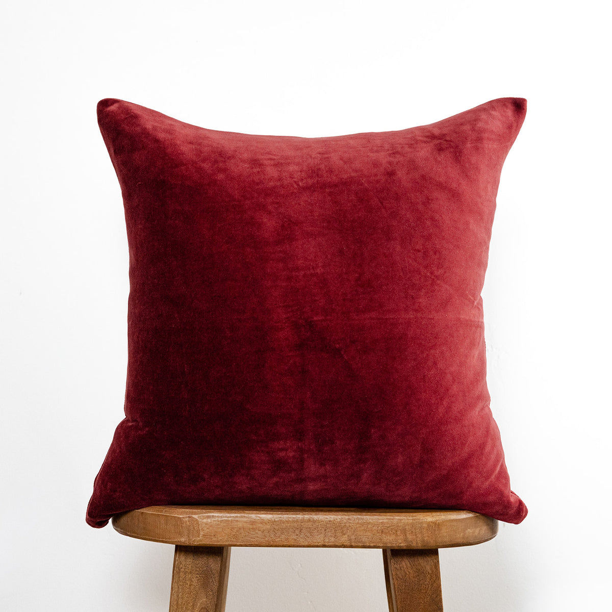 Oxblood Velvet - 18" | 22"